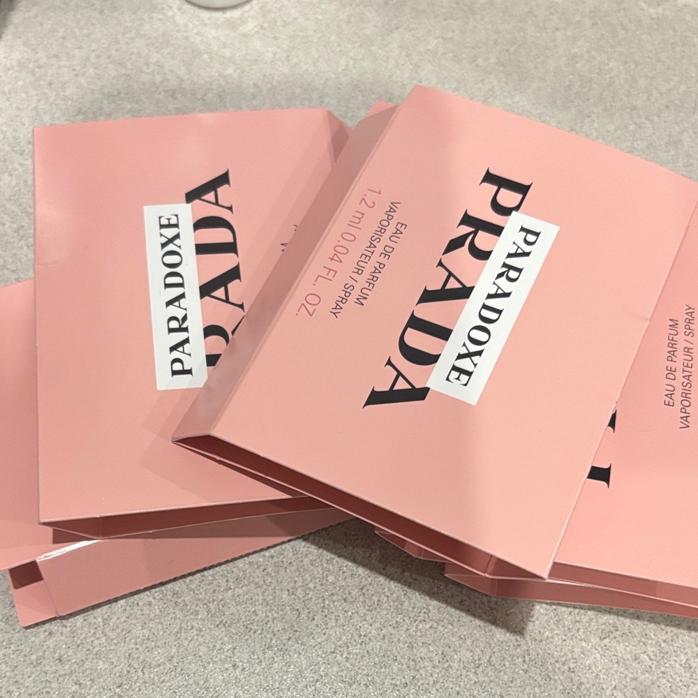 Prada Paradoxe Sample discovery set